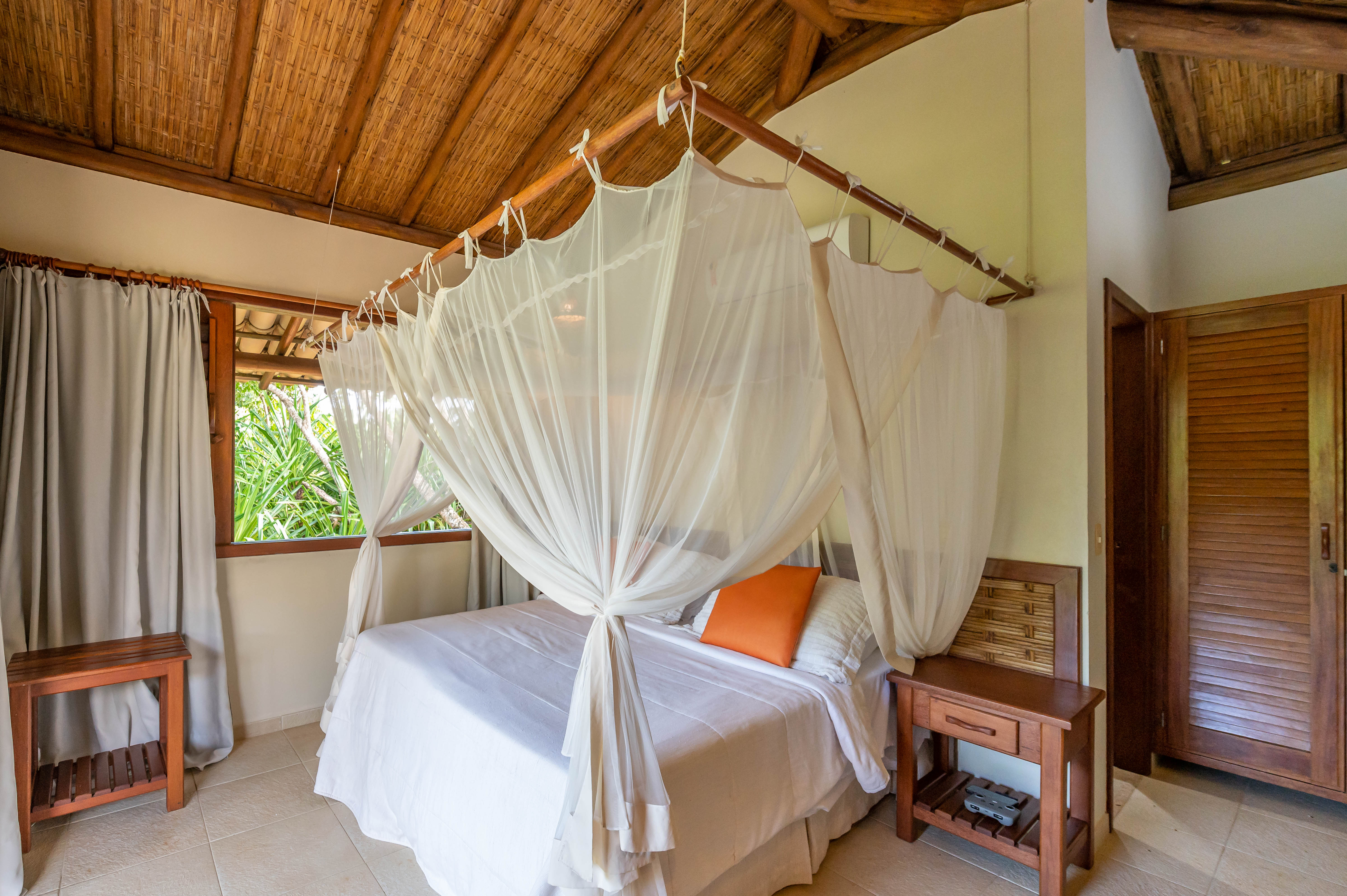 Suíte 5 — quarto com camas de solteiro